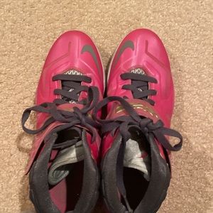 Nike LeBron Zoom Soldier 7 ‘Kay Yow’ Size 7 in womens